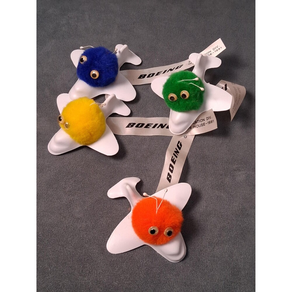 Vintage Boeing Weepuls in Airplanes Pom Pom Men 1991